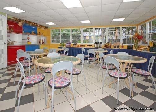 Quality Inn El Tuque بونسي المطعم الصورة